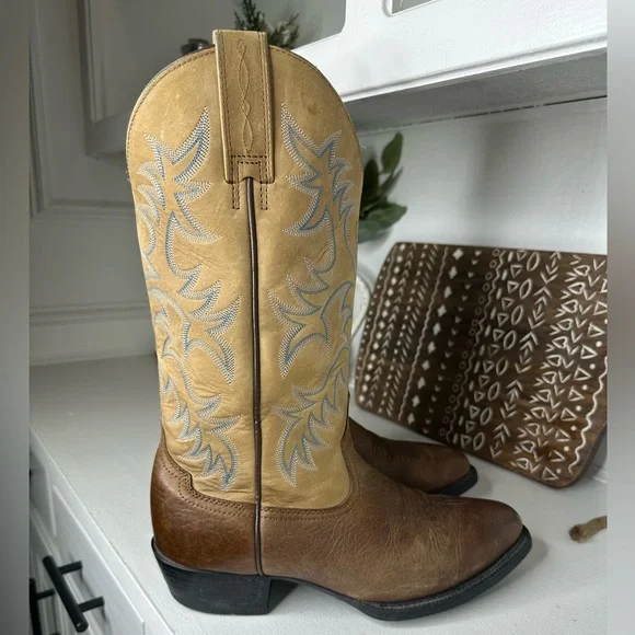 Ariat Brown with Blue Embroidered Western Cowboy Boots - Men 8EE, Wmn 9.5EE - Picture 5 of 8